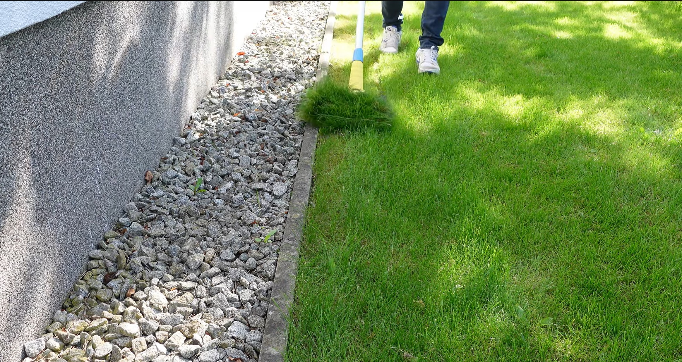 Rasenkante schneiden mit Finecut 18V von Gloria